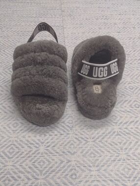 UGG Slippers Fluff Slide with Logo Strap - Gray